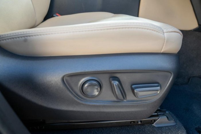 2025 Toyota Landcruiser Prado VX
