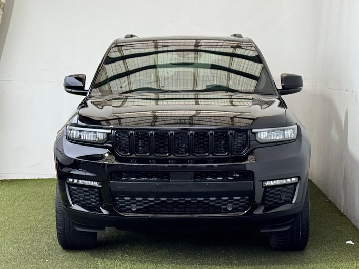 2022 Jeep Grand Cherokee Night Eagle