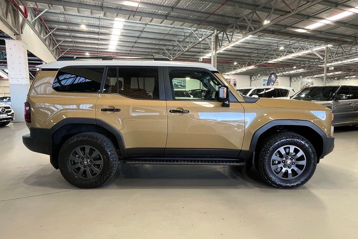 2024 Toyota Landcruiser Prado Altitude