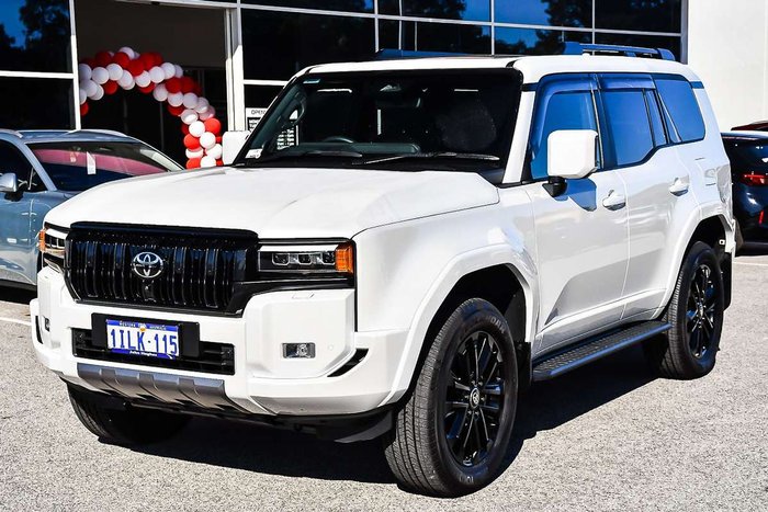 2025 Toyota Landcruiser Prado