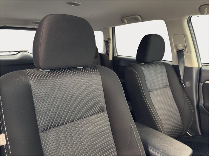 2016 Mitsubishi Outlander LS