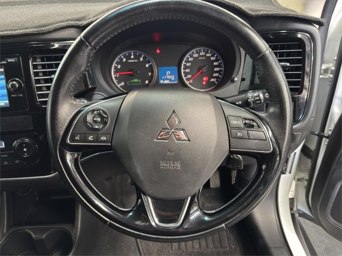 2016 Mitsubishi Outlander LS