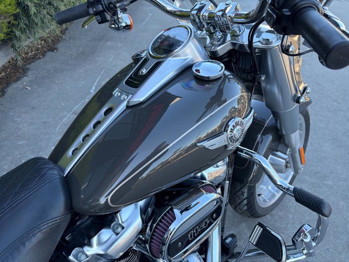 2018 HARLEY-DAVIDSON FLFBS FAT BOY S (114) (CUST) Grey