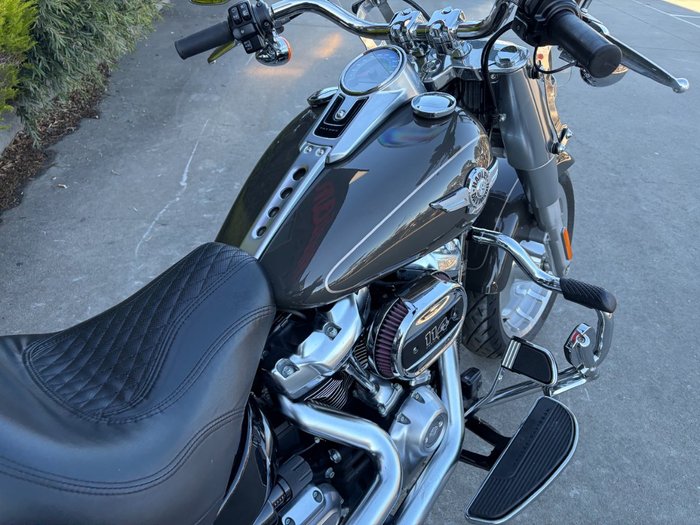2018 HARLEY-DAVIDSON FLFBS FAT BOY S (114) (CUST) Grey