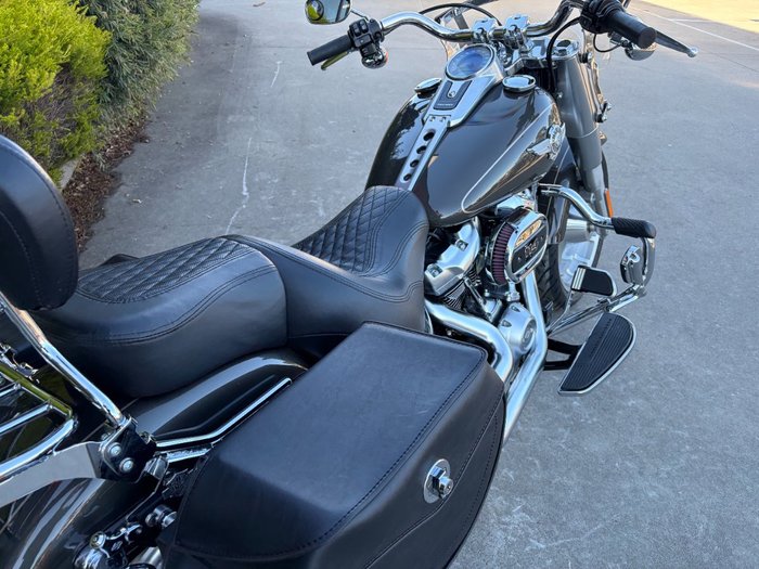 2018 HARLEY-DAVIDSON FLFBS FAT BOY S (114) (CUST) Grey