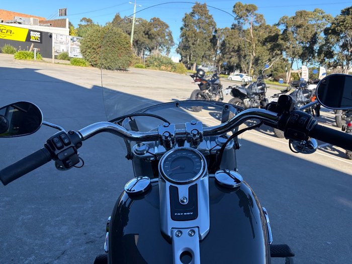 2018 HARLEY-DAVIDSON FLFBS FAT BOY S (114) (CUST) Grey