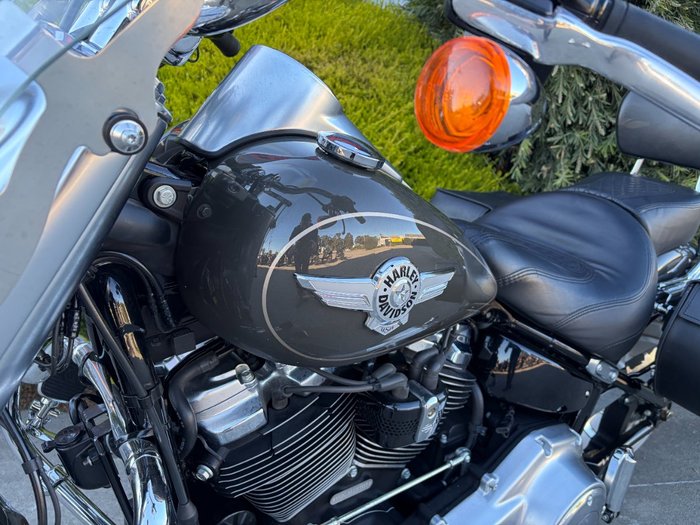 2018 HARLEY-DAVIDSON FLFBS FAT BOY S (114) (CUST) Grey