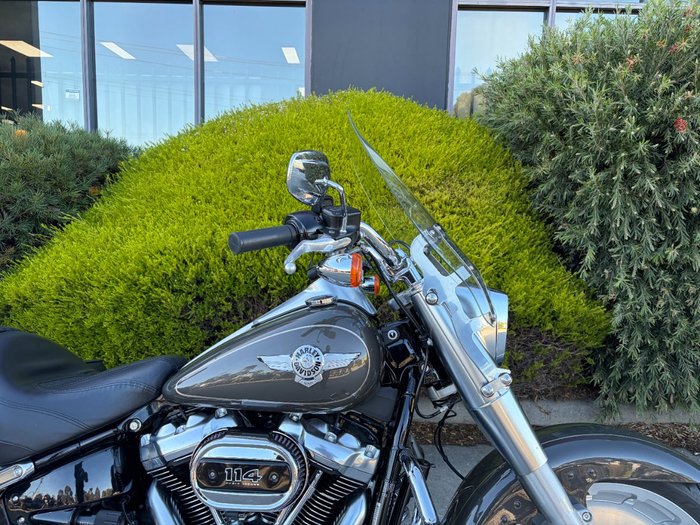 2018 HARLEY-DAVIDSON FLFBS FAT BOY S (114) (CUST) Grey