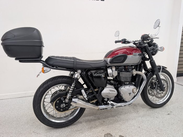 2023 Triumph BONNEVILLE T120 SILVER