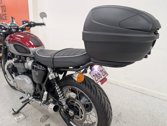 2023 Triumph BONNEVILLE T120 SILVER