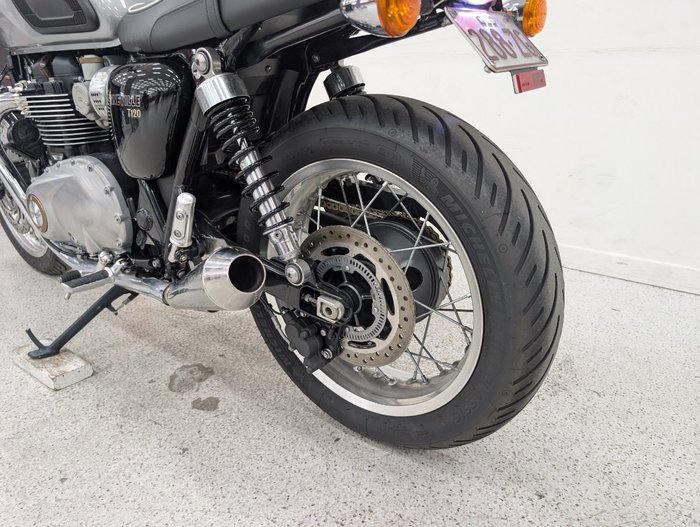 2023 Triumph BONNEVILLE T120 SILVER