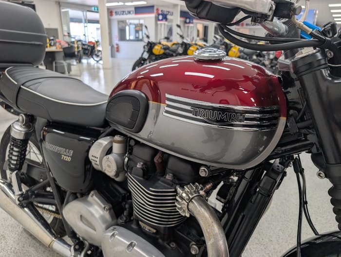 2023 Triumph BONNEVILLE T120 SILVER