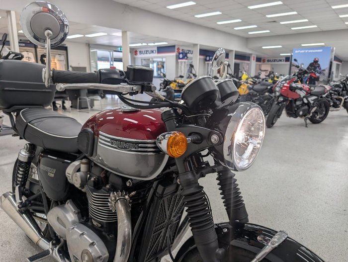 2023 Triumph BONNEVILLE T120 SILVER
