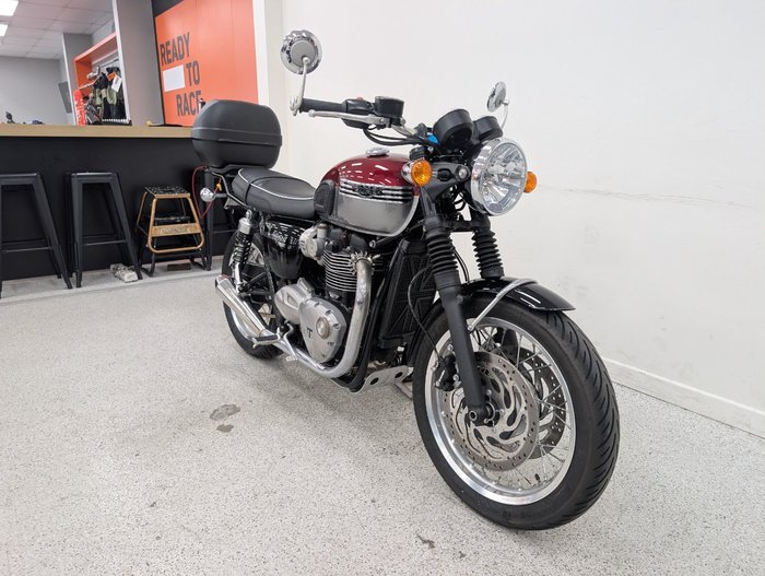 2023 Triumph BONNEVILLE T120 SILVER