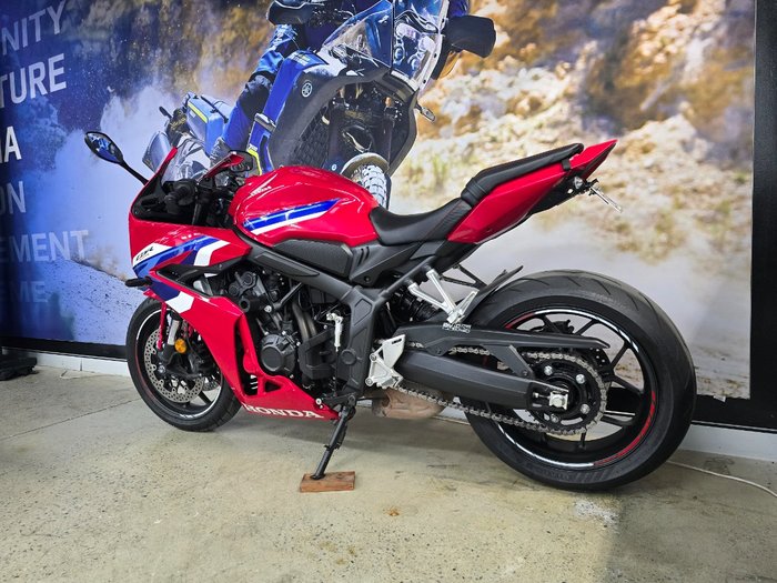2025 Honda CBR650RAC RED