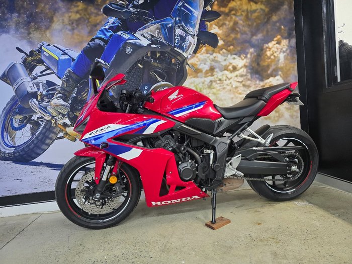 2025 Honda CBR650RAC RED