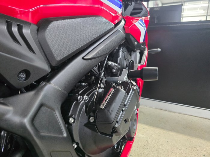 2025 Honda CBR650RAC RED