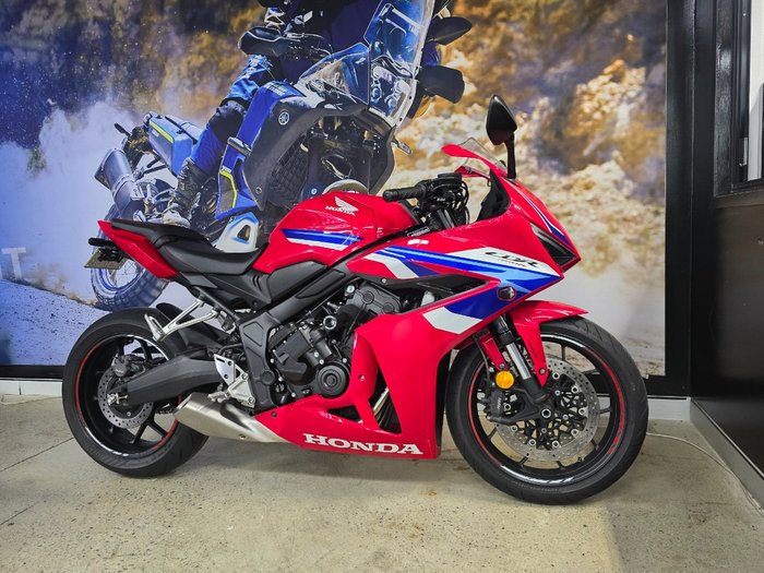 2025 Honda CBR650RAC RED