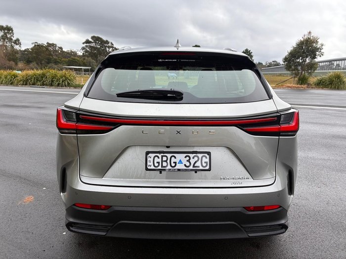 2026 Lexus NX 450h+ Luxury