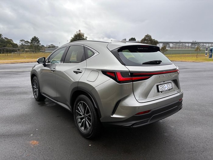 2026 Lexus NX 450h+ Luxury