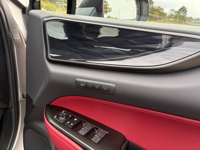 2026 Lexus NX 450h+ Luxury