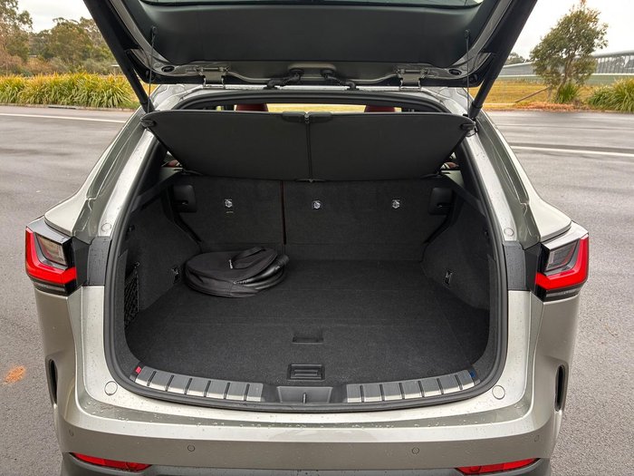 2026 Lexus NX 450h+ Luxury