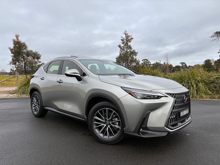2026 Lexus NX 450h+ Luxury