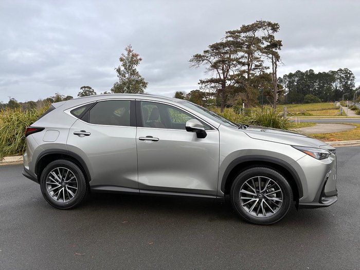 2026 Lexus NX 450h+ Luxury