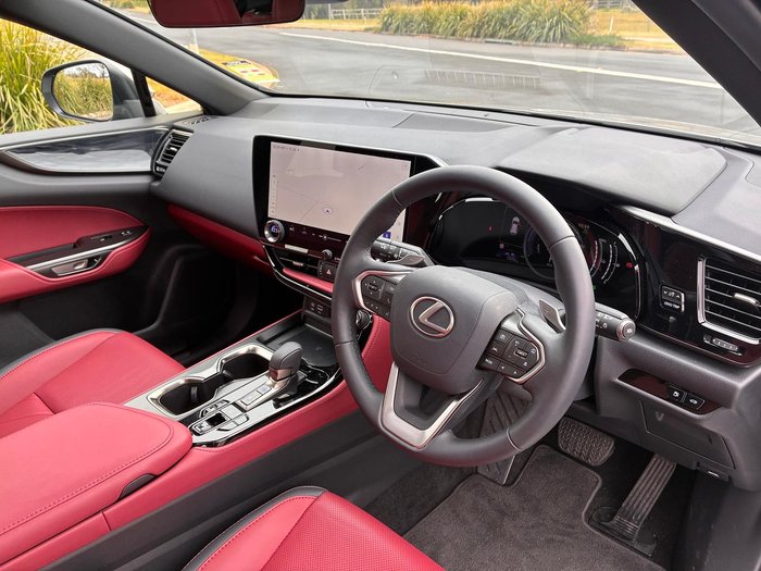 2026 Lexus NX 450h+ Luxury
