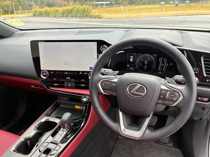 2026 Lexus NX 450h+ Luxury