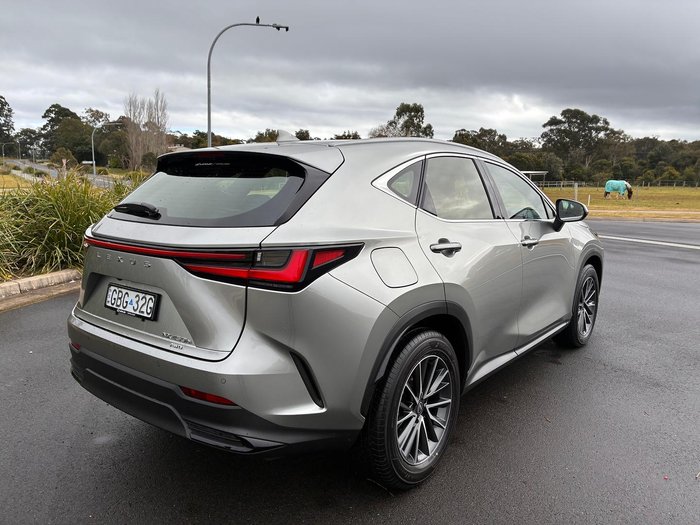 2026 Lexus NX 450h+ Luxury