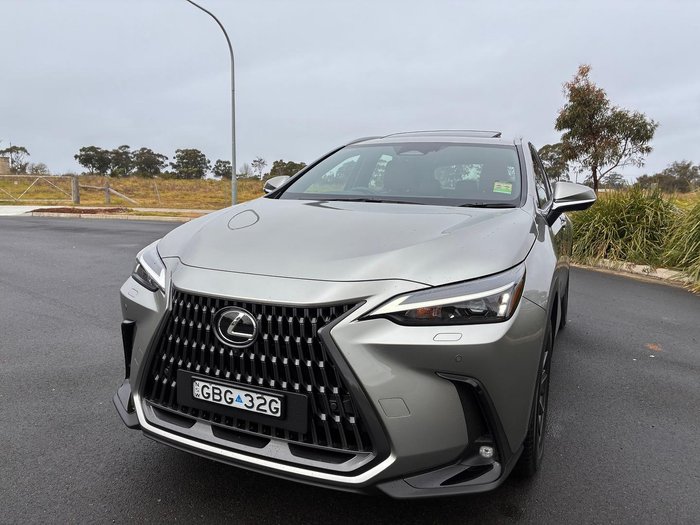 2026 Lexus NX 450h+ Luxury