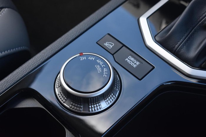 2026 Nissan Navara ST-X D27 MY26 4X4 Dual Range Midnight Black