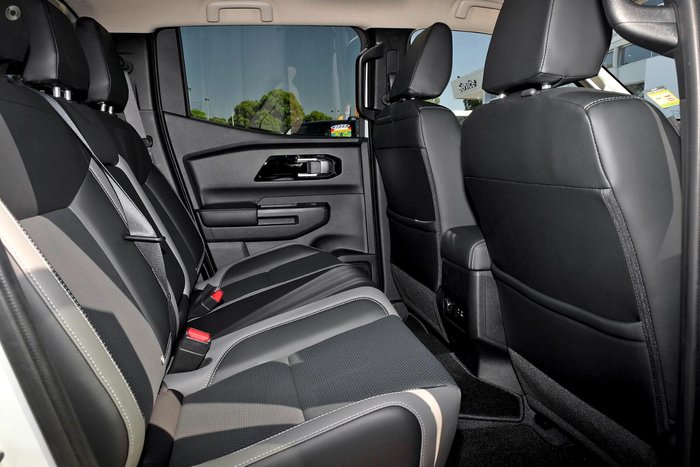 2026 Nissan Navara ST-X