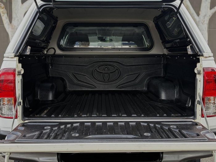 2021 Toyota Hilux SR