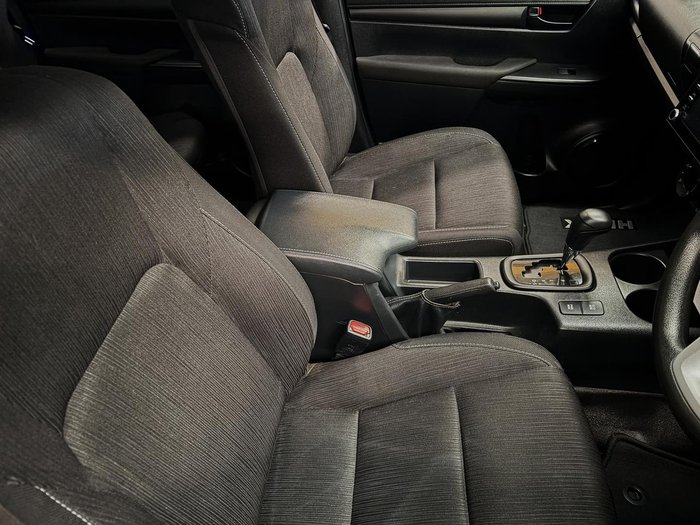 2021 Toyota Hilux SR