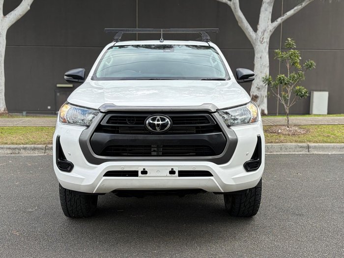 2021 Toyota Hilux SR