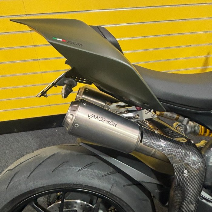 2023 DUCATI STREETFIGHTER V2 Green