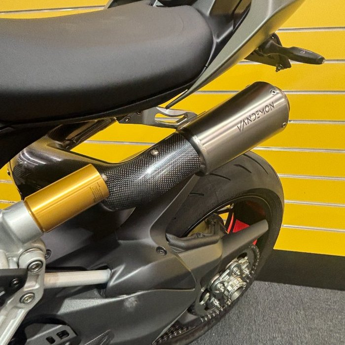2023 DUCATI STREETFIGHTER V2 Green