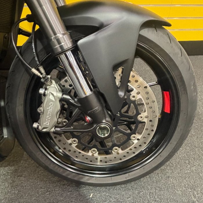 2023 DUCATI STREETFIGHTER V2 Green