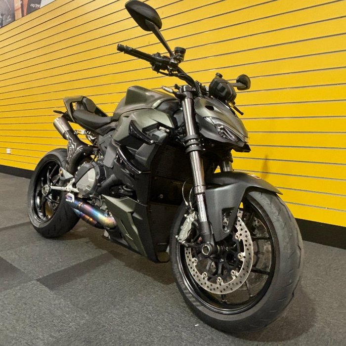 2023 DUCATI STREETFIGHTER V2 Green
