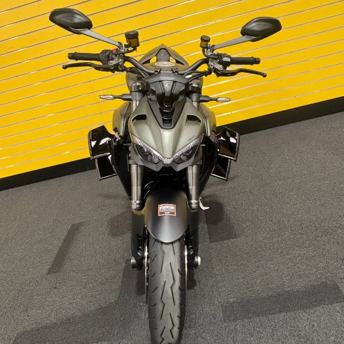 2023 DUCATI STREETFIGHTER V2 Green