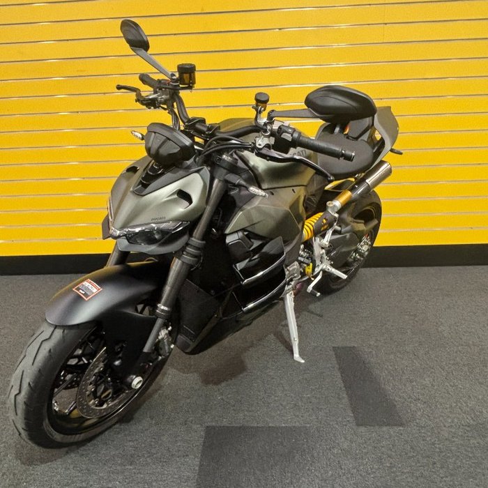 2023 DUCATI STREETFIGHTER V2 Green