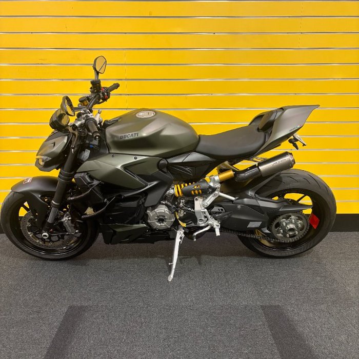 2023 DUCATI STREETFIGHTER V2 Green