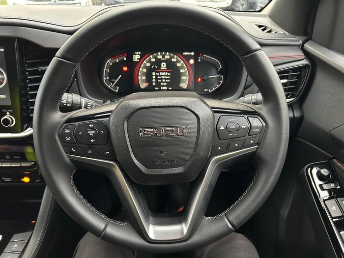 2025 Isuzu MU-X X-TERRAIN