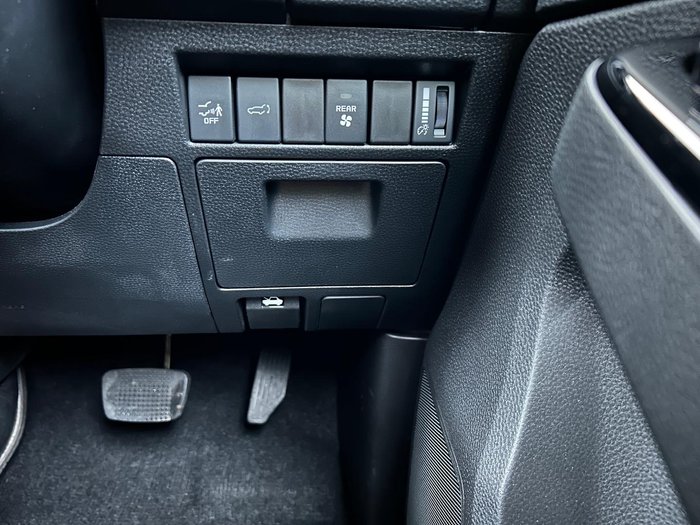 2025 Isuzu MU-X X-TERRAIN