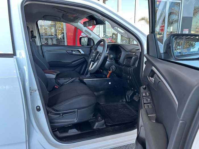 2025 Isuzu D-MAX LS-M