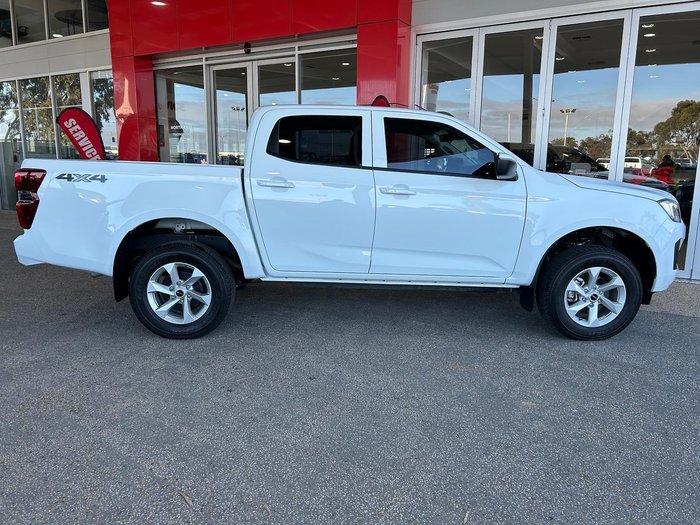 2025 Isuzu D-MAX LS-M
