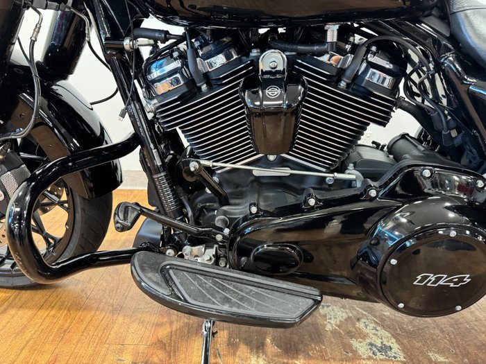 2019 Harley-Davidson FLHRXS ROAD KING SP CUSTOM Black