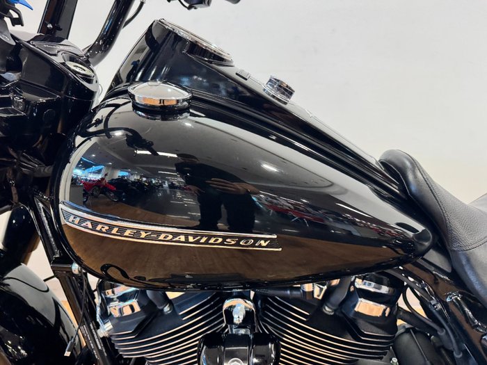 2019 Harley-Davidson FLHRXS ROAD KING SP CUSTOM Black